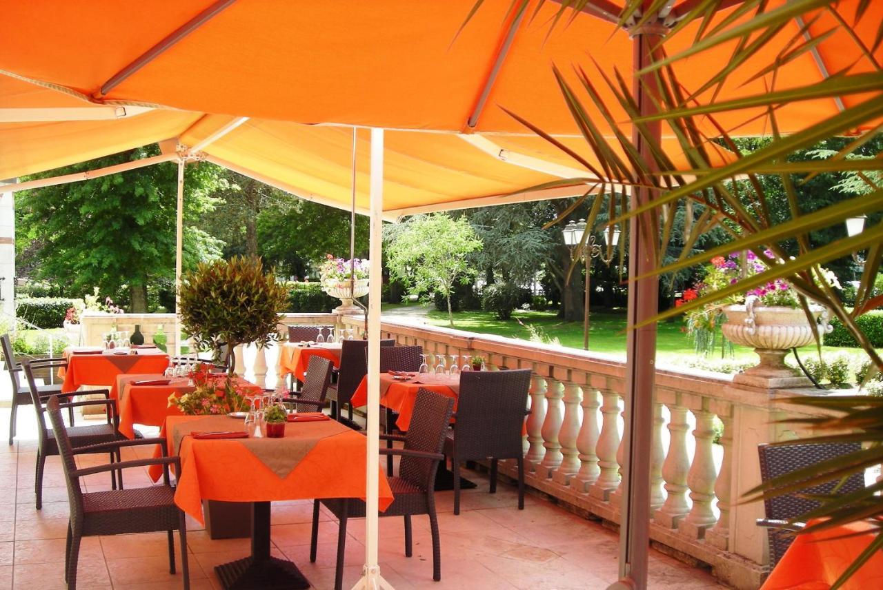 Logis Hotel Restaurant Le Parc Salbris Exterior foto